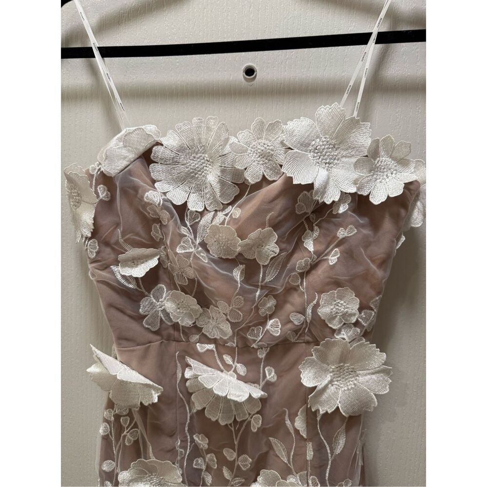 Elliatt Tiana White Floral Dress - Picture 7 of 8